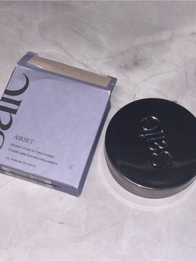 Said Airset Loose Setting Powder in Translucent